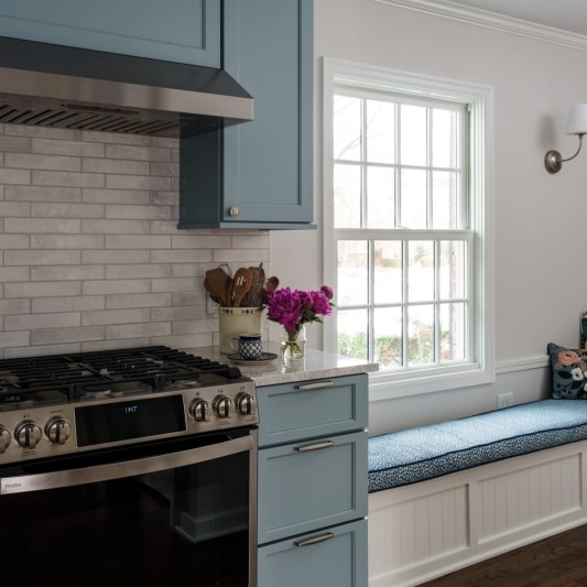 Kitchen with built-in bench