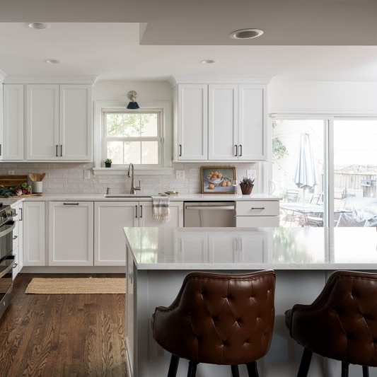 transitional white classic kitchen