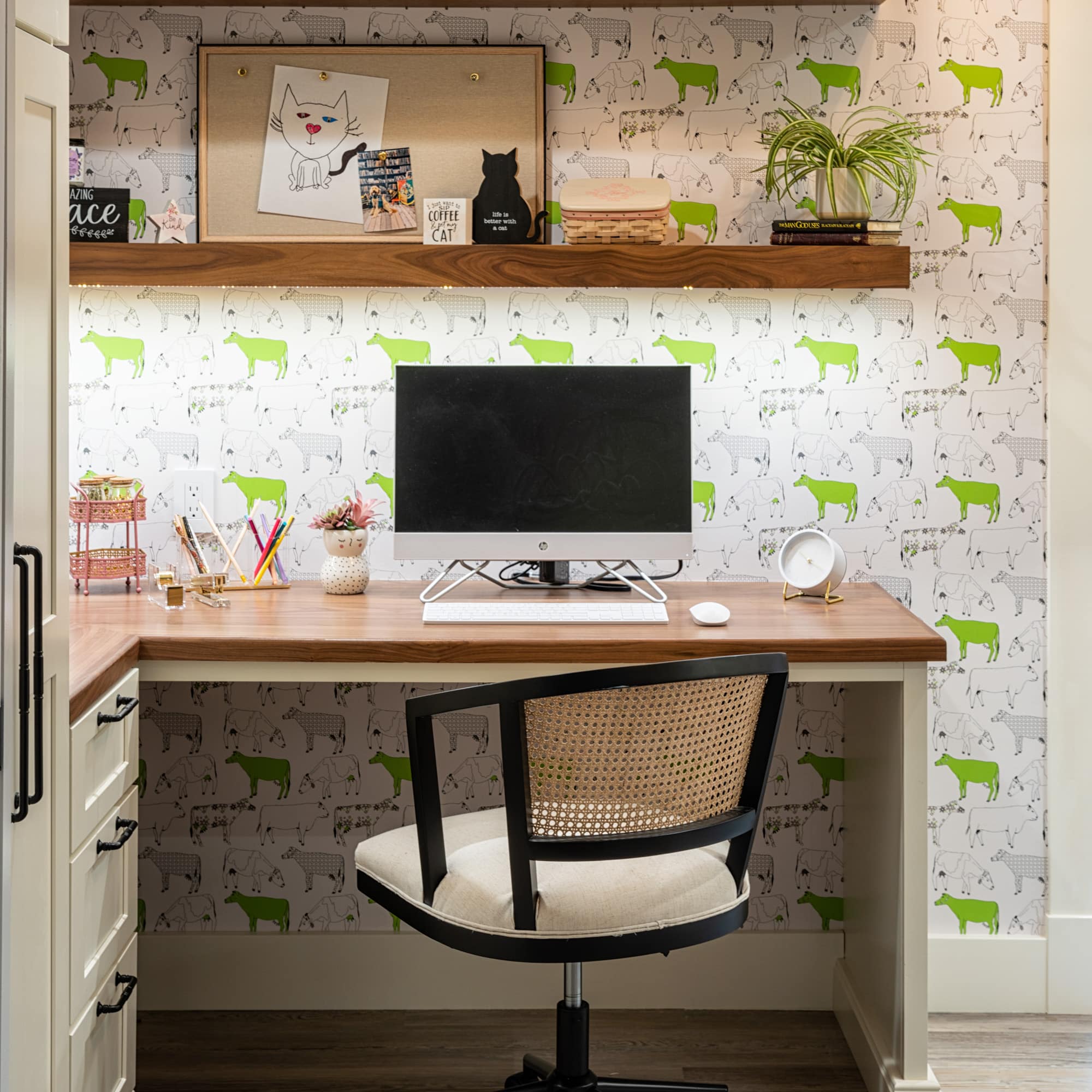 Home office with wallpaper