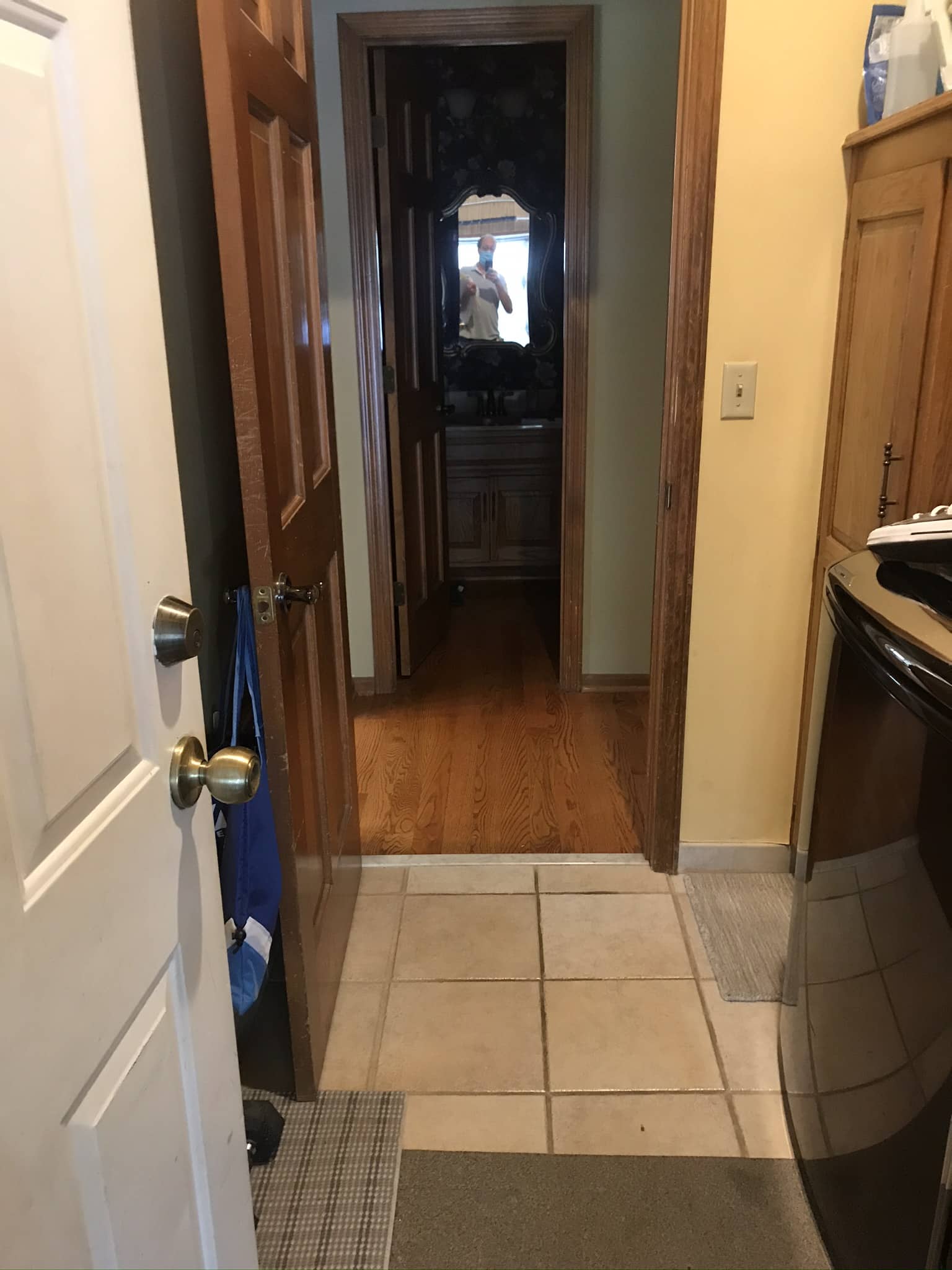Leawood mudroom before