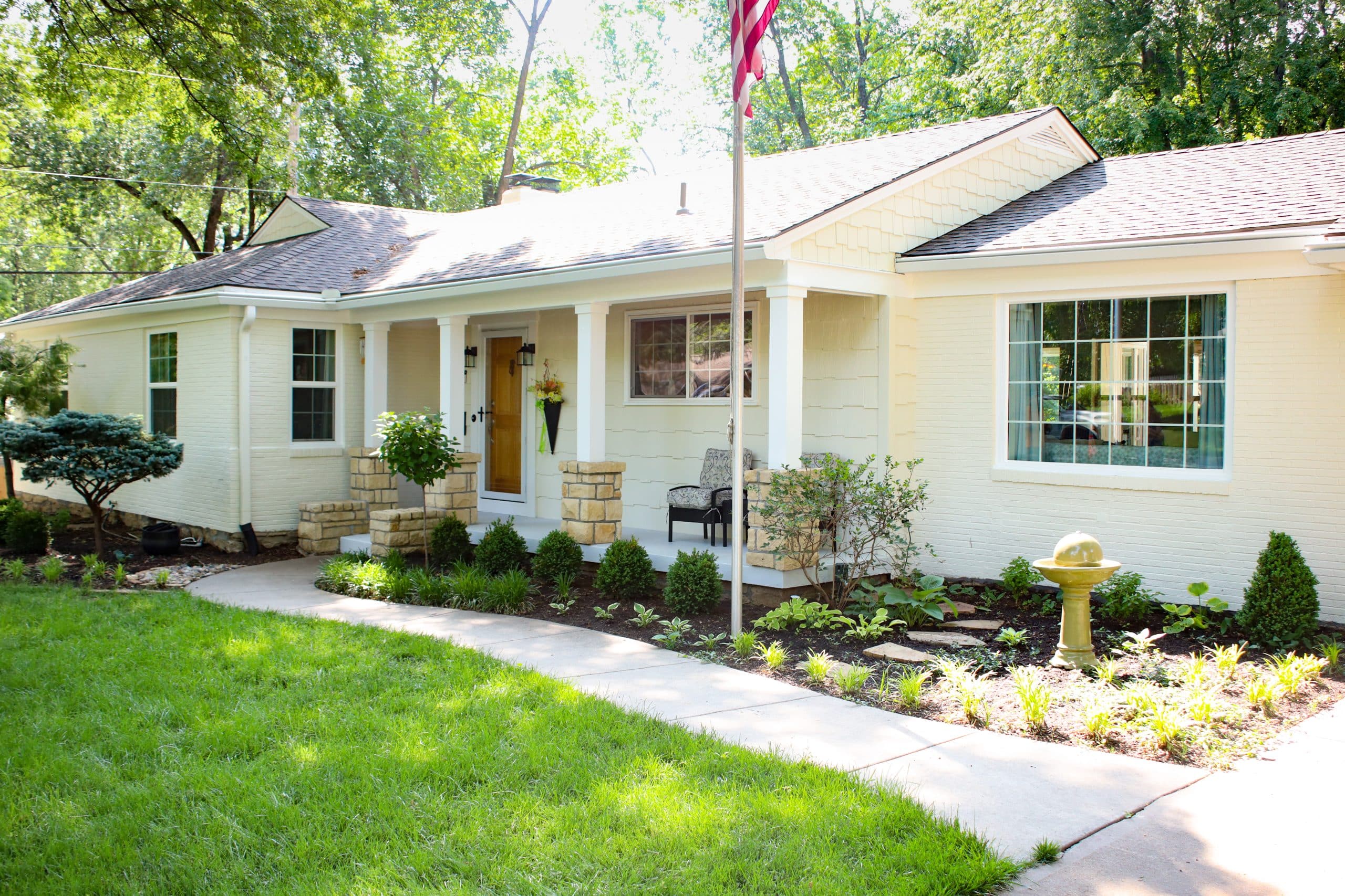 traditional ranch single story home in the kansas city area
