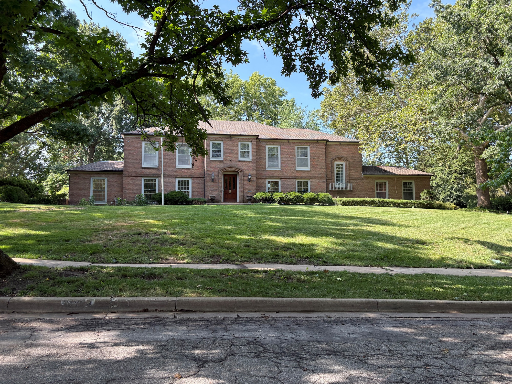 georgian home in the mission hills neighborhood of kansas city area