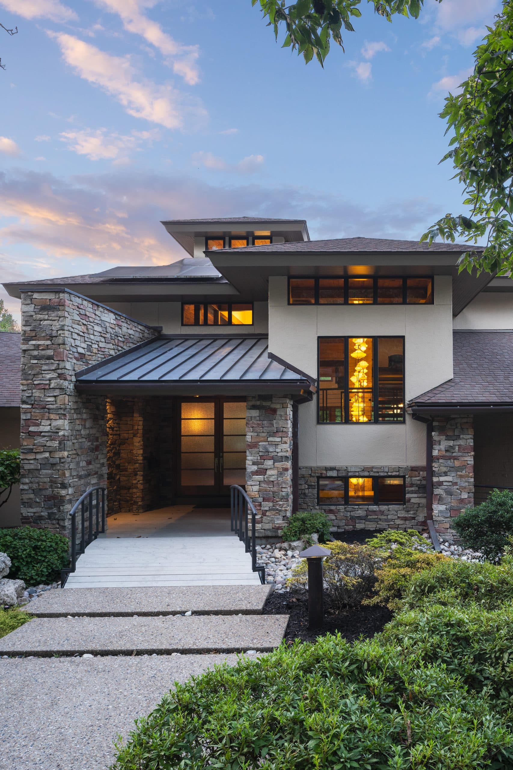 super contemporary and moderk sleek big house in kansas city 