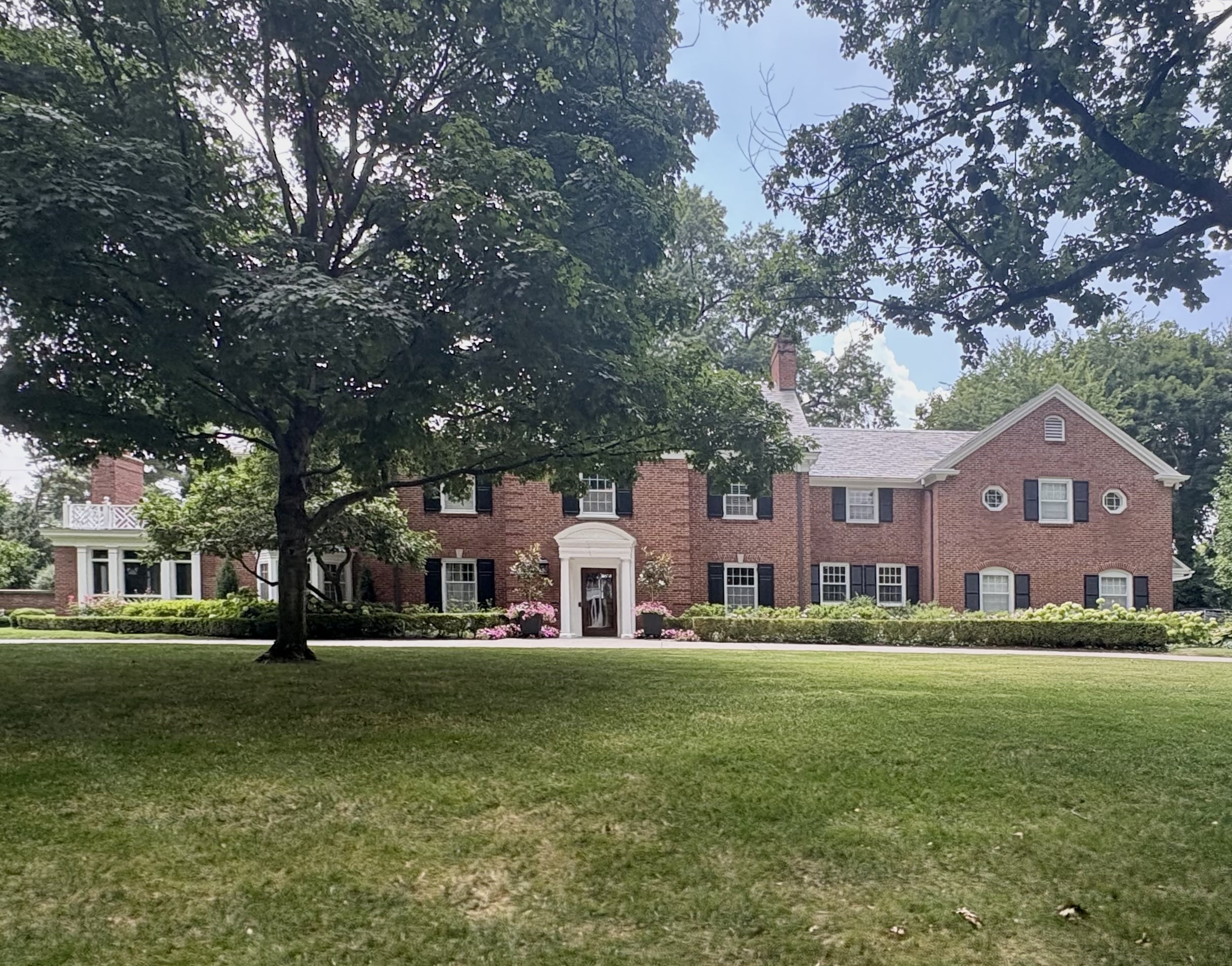 georgian colonial revival home in kc area like mission hills