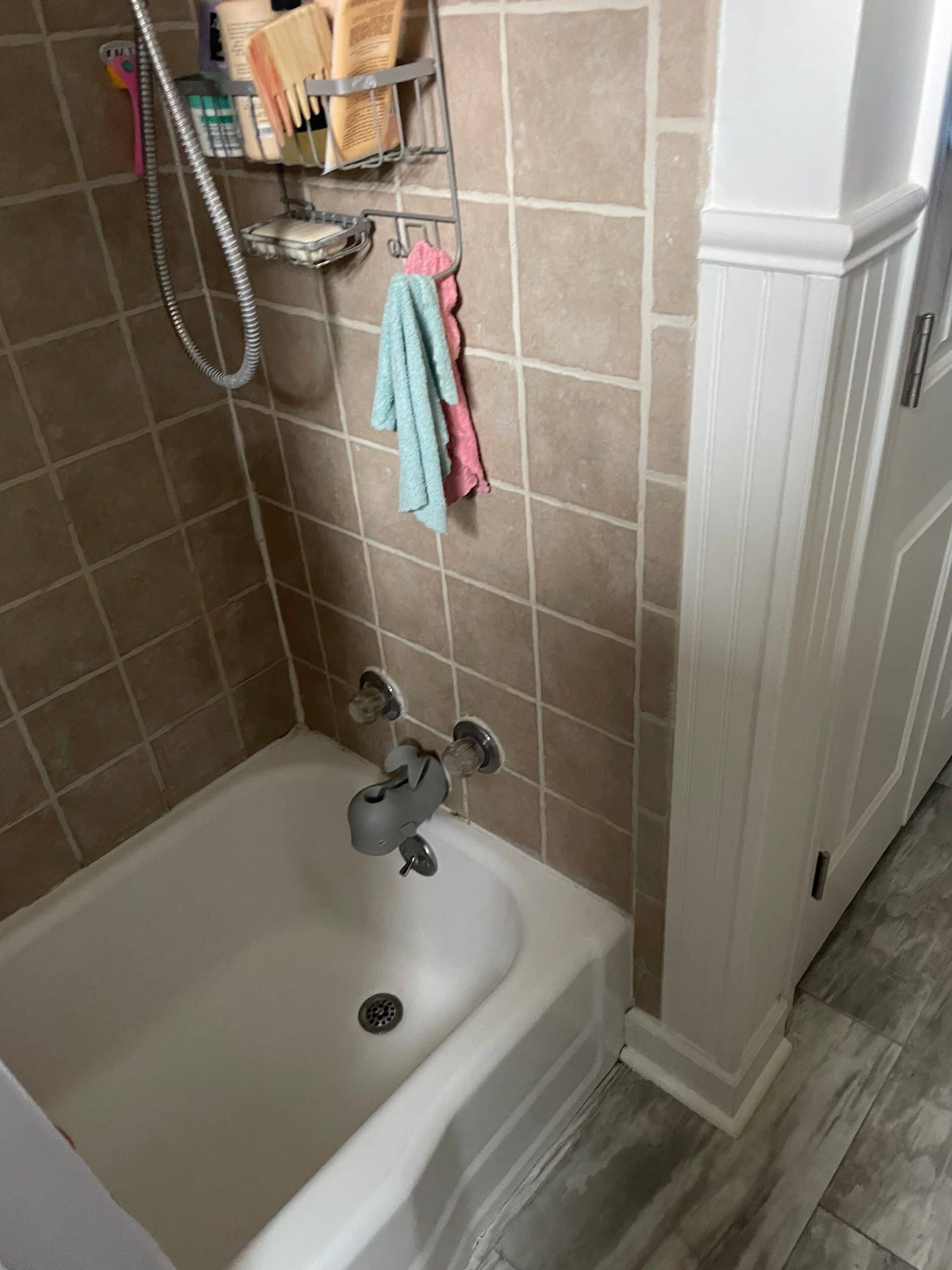 tub shower combo before remodeling