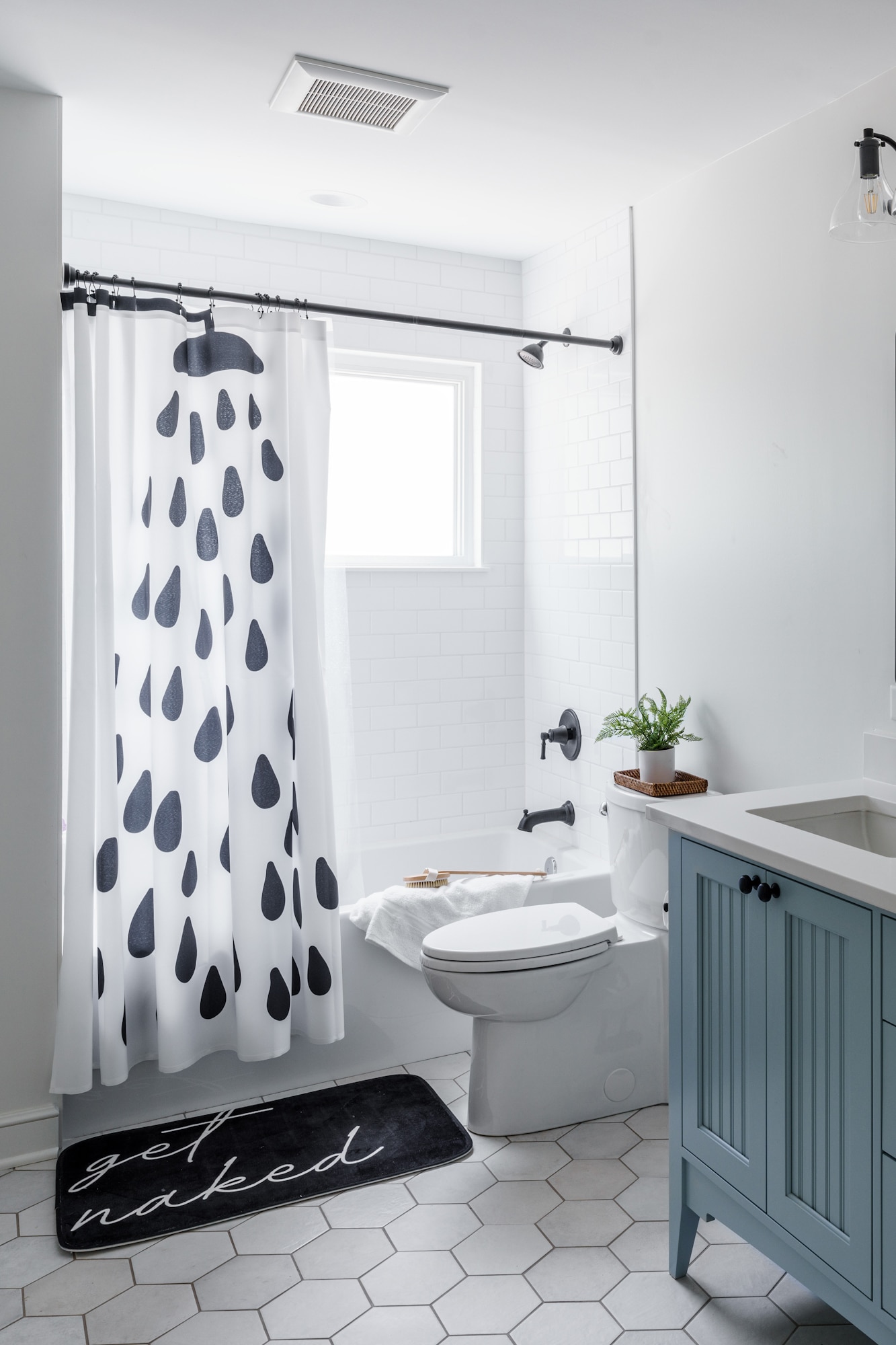 shower curtain on shower tub combo