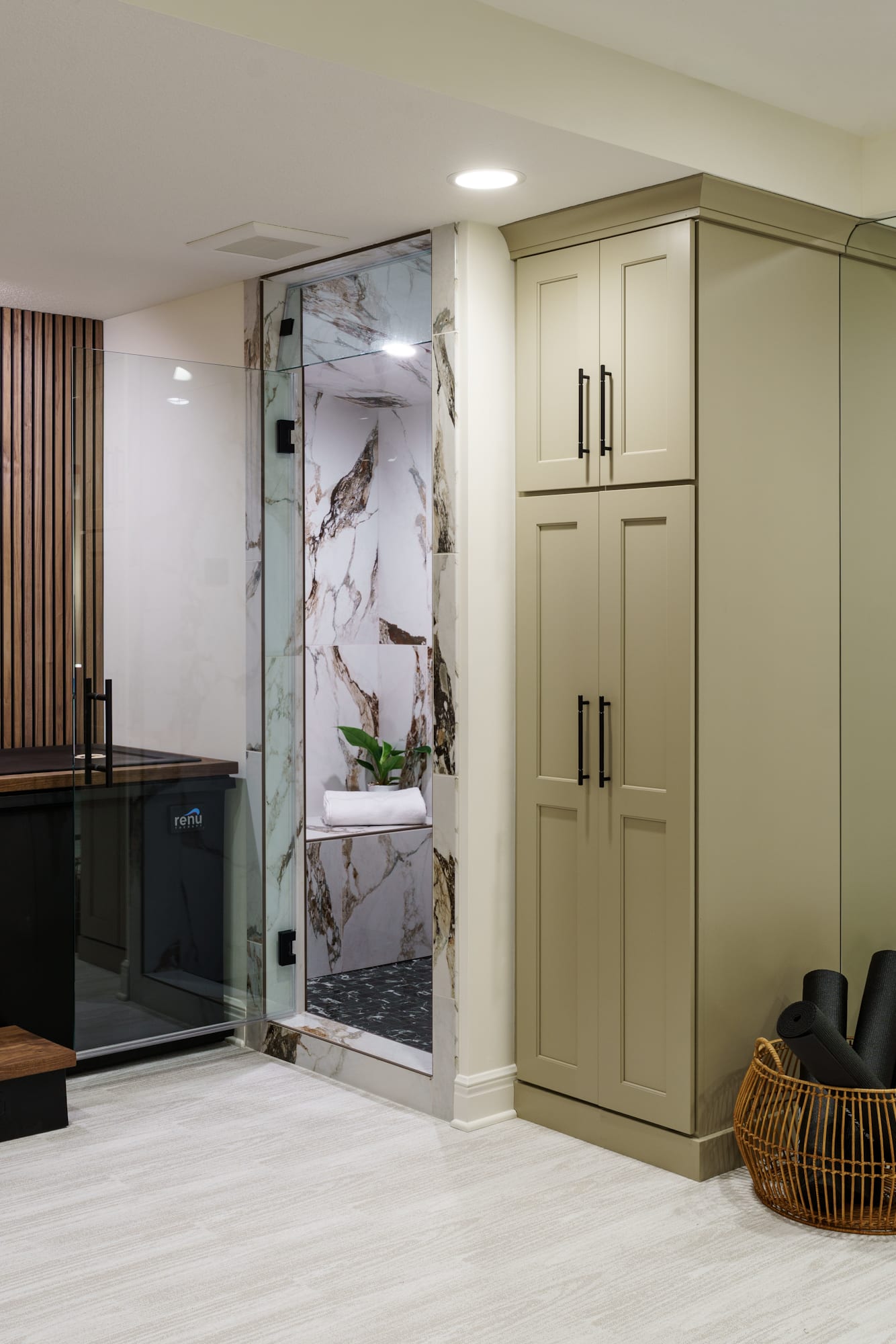 steam shower door that seals in steam and moisture