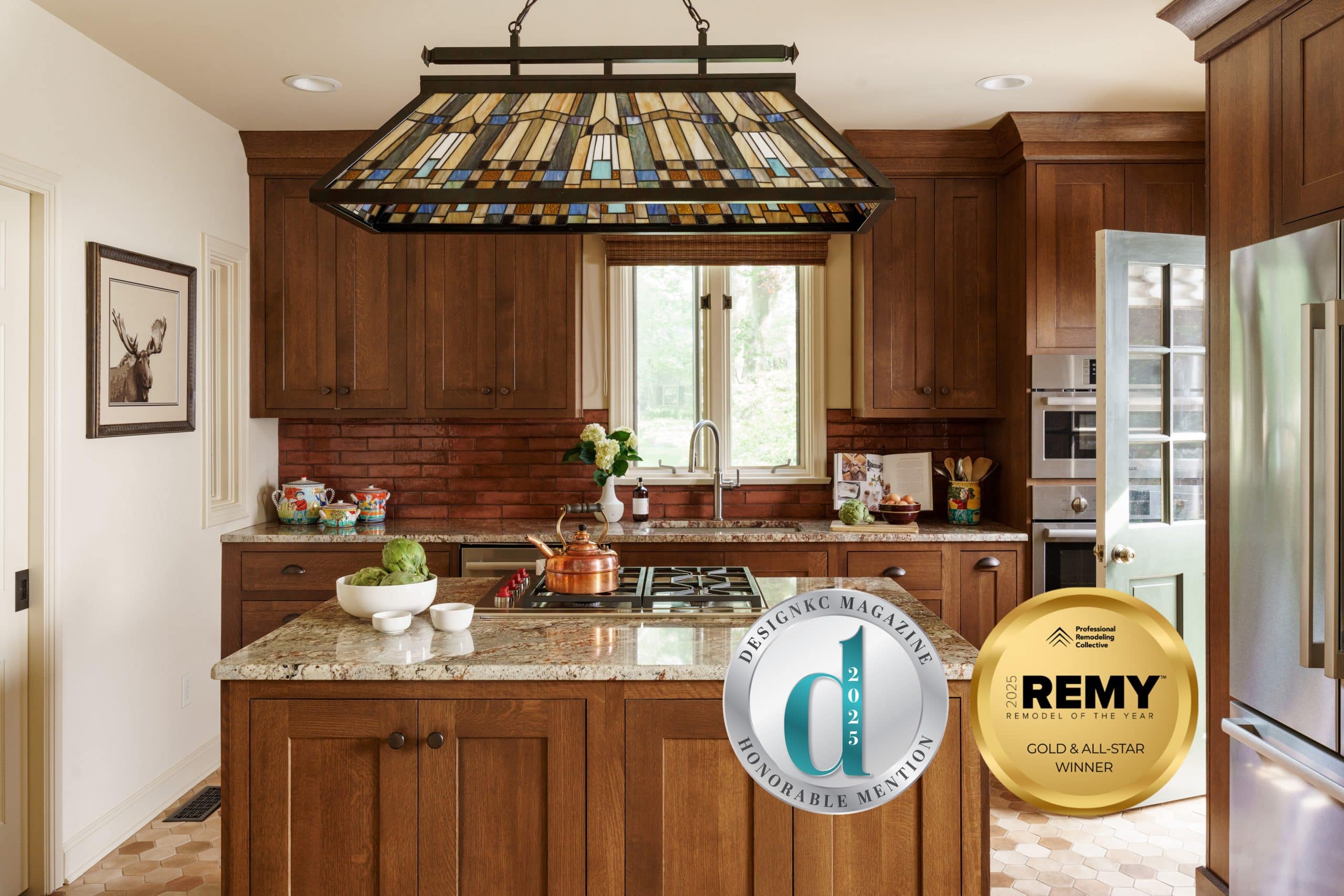 designKC_REMY_kitchen Craftsmen style kitchen with stainglass light fixture