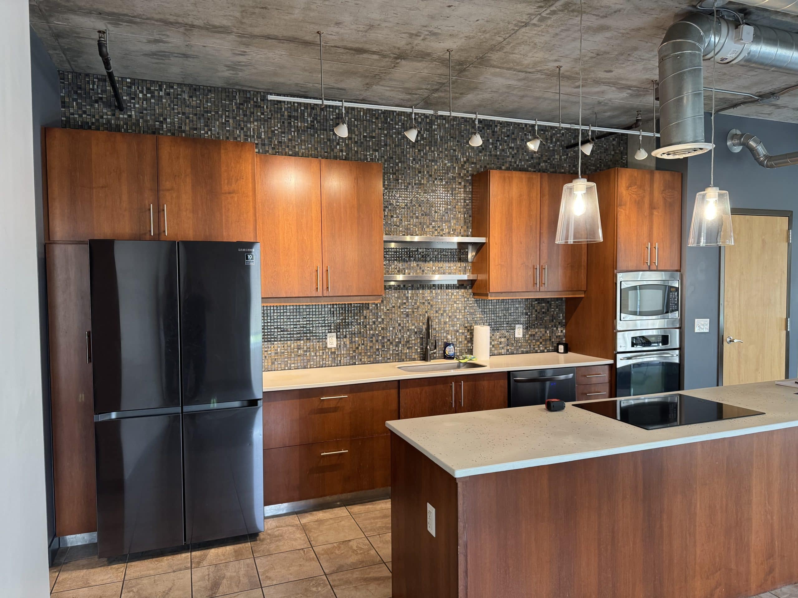 kitchen in condo before the remodel
